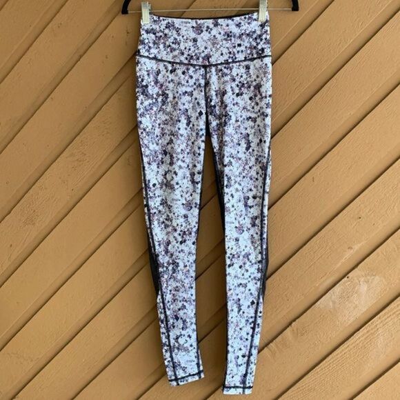 Victoria’s Secret Sport Knockout Star Tights/Leggings - Picture 1 of 7